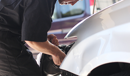 無駄な交換はしません!鈑金で直せるところは直す!